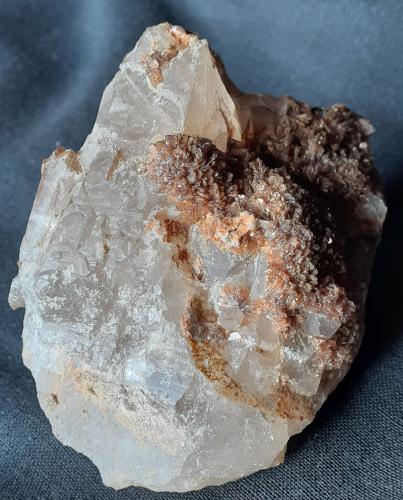 Eosphorite, Quartz<br />Concesión Ilha, Taquaral, Itinga, Jequitinhonha, Minas Gerais, Brasil<br />6,5 x 5 cm<br /> (Author: Volkmar Stingl)