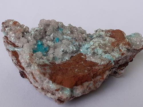 Aurichalcite, Calcite<br />Distrito minero Lavrion, Prefectura Attikí (Attica), Grecia<br />4 x 2,5 cm<br /> (Author: Volkmar Stingl)