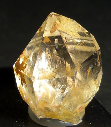 Cuarzo (variedad herkimer)<br />Condado Herkimer, New York, USA<br />1 x 1 x 1,5 cm.<br /> (Autor: Felipe Abolafia)