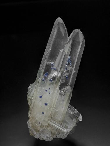 Quartz, Fluorite<br />Amborompotsy, Distrito Ambatofinandrahana, Región Amoron'i Mania, Madagascar<br />13.0 x 6.4 cm<br /> (Author: am mizunaka)