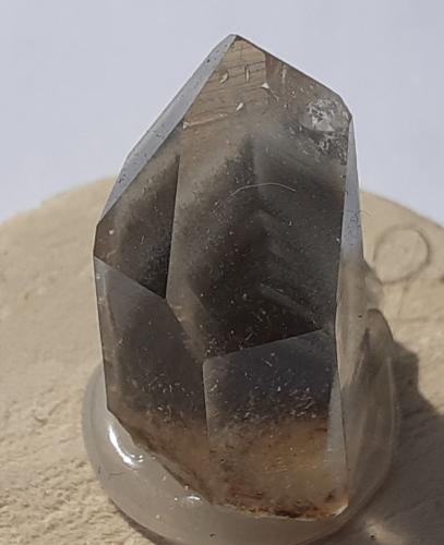 Quartz (variety phantom Quartz)<br />Klammalm, Navis, Distrito Innsbruck-Land, Tirol Norte, Tirol, Austria<br />1,5 x 1 cm<br /> (Author: Volkmar Stingl)