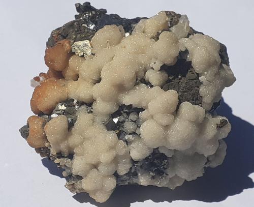 Calcite, Sphalerite, Pyrite, Arsenopyrite, Pyrrhotite<br />Mina Stan Trg (Stari Trg), Complejo Trepča, Valle Trepča, Kosovska Mitrovica, Distrito Kosovska Mitrovica, Kosovo<br />6 x 5 cm<br /> (Author: Volkmar Stingl)