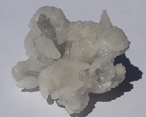 Quartz (variety smoky Quartz), Calcite<br />Túnel Baimashan (obras), Qianbaxia, Wuyishan, Prefectura Nanping, Provincia Fujian, China<br />2 x 1,5 cm<br /> (Author: Volkmar Stingl)