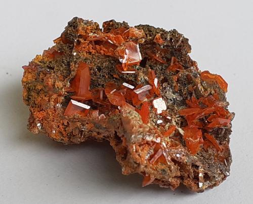 Wulfenite, Vanadinite<br />Mina Pure Potential, Distrito Silver, Montes Trigo, Condado La Paz, Arizona, USA<br />2,5 x 2 cm<br /> (Author: Volkmar Stingl)