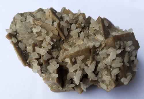 Siderite, Quartz<br />Vizille, Grenoble, Isère, Auvergne-Rhône-Alpes, France<br />10 x 6 cm<br /> (Author: Volkmar Stingl)