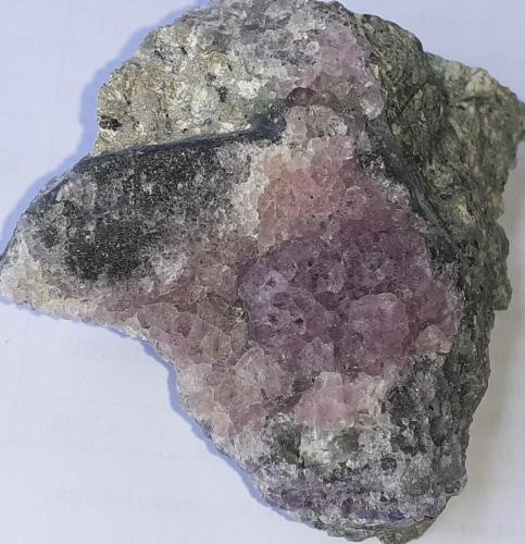 Fluorite<br />Túnel Chengnan (obras), Wuyishan, Prefectura Nanping, Provincia Fujian, China<br />5 x 5 cm<br /> (Author: Volkmar Stingl)