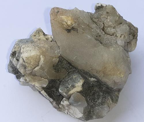 Quartz, Albite (variety pericline), Chlorite Group<br />Kleiner Isidor, Alpes Stubai, Neustift im Stubaital, Stubai Valley, Distrito Innsbruck-Land, Tirol Norte, Tirol, Austria<br />5 x 4 cm<br /> (Author: Volkmar Stingl)