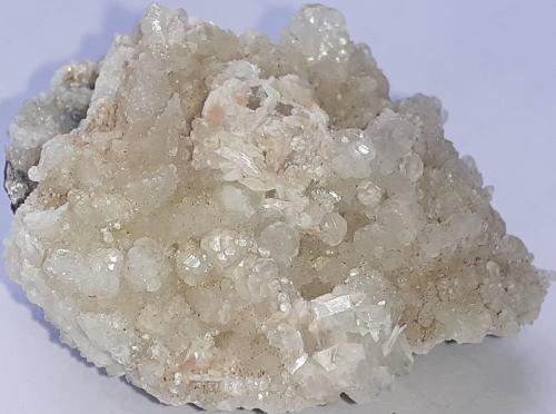 Calcite, Laumontite<br />Túnel Dongbian (obras), Wuyishan, Prefectura Nanping, Provincia Fujian, China<br />3,5 x 3 cm<br /> (Author: Volkmar Stingl)