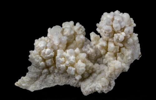 Aragonite, Calcite<br />Cantera Penrice marble, Valle Barossa, Angaston, Cordilleras Monte Lofty Norte, Australia Meridional, Australia<br />10.8 x 6.4 cm<br /> (Author: am mizunaka)