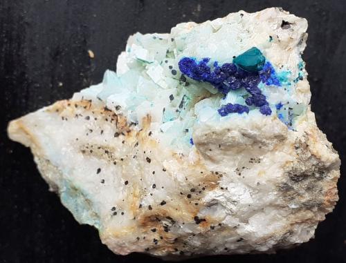 Azurite, Malachite, Dolomite<br />Distrito minero Ringenwechsel, Troi, Distrito Schwaz, Valle Inn, Tirol Norte, Tirol, Austria<br />3 x 3 cm<br /> (Author: Volkmar Stingl)