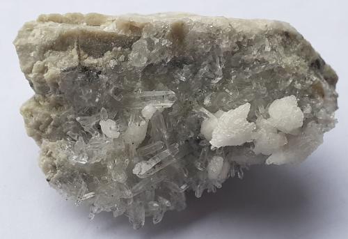 Calcite, Quartz<br />Túnel Baimashan (obras), Qianbaxia, Wuyishan, Prefectura Nanping, Provincia Fujian, China<br />5 x 3 cm<br /> (Author: Volkmar Stingl)