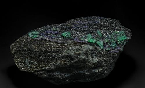 Beryl (variety emerald), Fluorite<br />Mina Curlew Emerald, Río Shaw, Condado East Pilbara, Región Pilbara, Australia Occidental, Australia<br />18.2 x 11.2 x 6.7 cm<br /> (Author: am mizunaka)