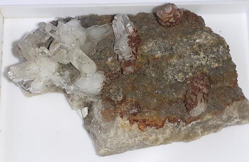 Calcite<br />Mina Stefanie, Zona minera Bleiberg, Bad Bleiberg, Distrito Villach-Land, Carintia/Kärnten, Austria<br />4,5 x 3 cm<br /> (Author: Volkmar Stingl)