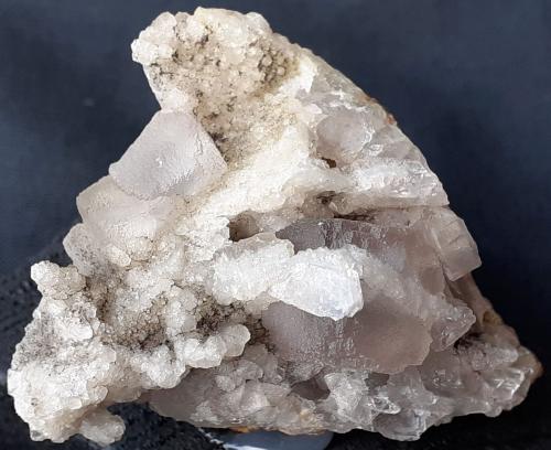 Fluorite, Quartz<br />Corte de carreteras, Hongling, Wuyishan, Prefectura Nanping, Provincia Fujian, China<br />4,5 x 4 cm<br /> (Author: Volkmar Stingl)