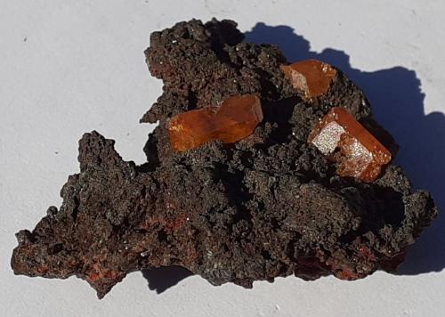 Wulfenite<br />Mina M'Fouati, M'Fouati, Distrito M'Fouati, Departamento Bouenza, República del Congo<br />3,5 x 2,5 cm<br /> (Author: Volkmar Stingl)