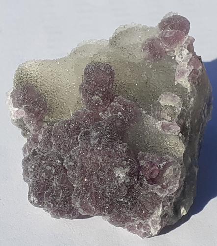 Fluorite, Quartz, Pyrite<br />Chengnan high speed railway tunnel, Wuyishan, Nanping Prefecture, Fujian Province, China<br />3 x 3 cm<br /> (Author: Volkmar Stingl)