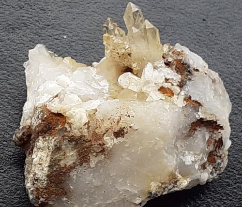 Quartz (variety Rock Crystal)<br />Möseralm, Fiss, Distrito Landeck, Tirol Norte, Tirol, Austria<br />3,5 x 2,5 cm<br /> (Author: Volkmar Stingl)