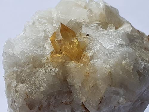 Quartz (variety Rock Crystal)<br />Möseralm, Fiss, Distrito Landeck, Tirol Norte, Tirol, Austria<br />4 x 4 cm<br /> (Author: Volkmar Stingl)