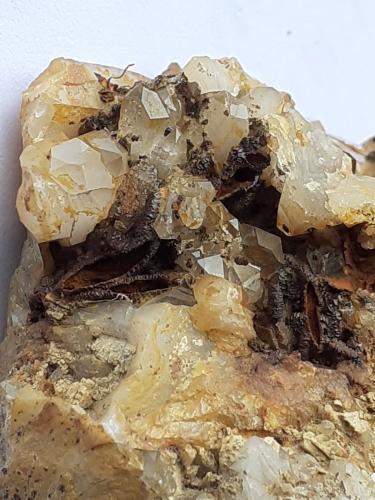 Quartz, limonite after Hematite<br />Möseralm, Fiss, Distrito Landeck, Tirol Norte, Tirol, Austria<br />5,5 x 5 cm<br /> (Author: Volkmar Stingl)