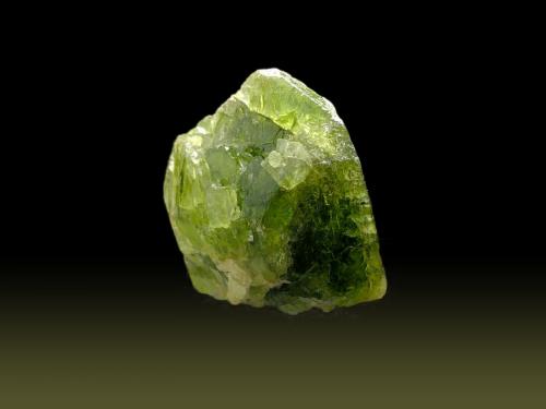 Diopside<br />Valle Koksha, Distritos Khash & Kuran Wa Munjan, Provincia Badakhshan, Afganistán<br />35 mm x 31 mm x 16 mm<br /> (Author: Firmo Espinar)