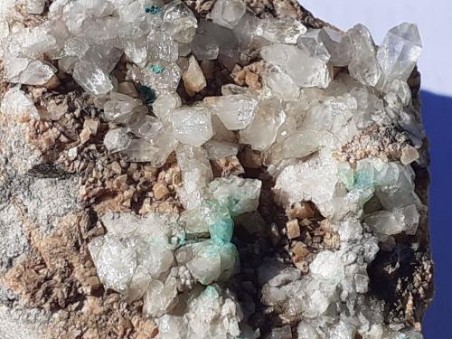 Quartz, Malachite, Dolomite<br />Weißer Schrofen, Strass im Zillertal, Distrito Schwaz, Tirol Norte, Tirol, Austria<br />6 x 3,5 cm<br /> (Author: Volkmar Stingl)