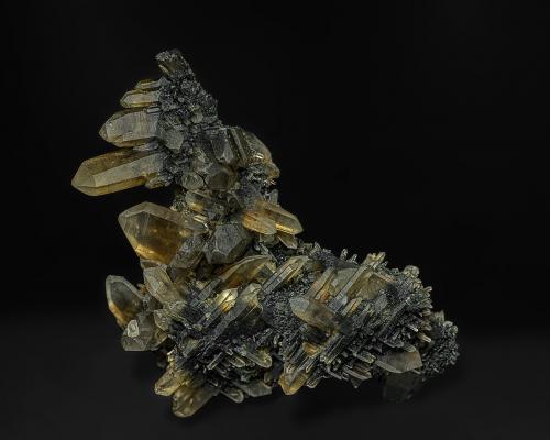 Quartz (variety smoky quartz), Feldspar<br />Monte Erongo, Usakos, Región Erongo, Namibia<br />12.0 x 8.0 cm<br /> (Author: am mizunaka)