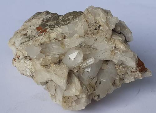 Quartz, Albite<br />Valle Kluppen, Schmirn, Distrito Innsbruck-Land, Tirol Norte, Tirol, Austria<br />6 x 3,5 cm<br /> (Author: Volkmar Stingl)