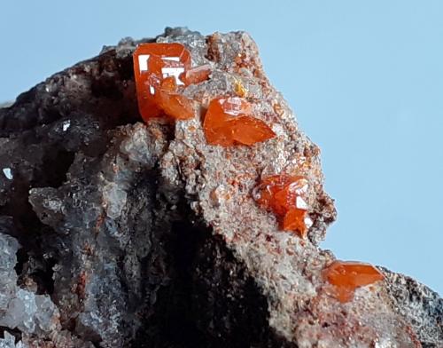 Wulfenite<br />Mina Pure Potential, Distrito Silver, Montes Trigo, Condado La Paz, Arizona, USA<br />4,5 x 3 cm<br /> (Author: Volkmar Stingl)