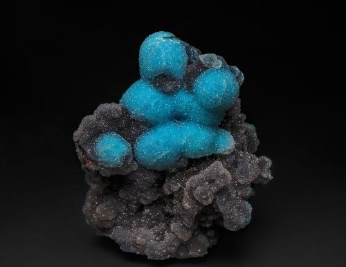 Chrysocolla, Quartz<br />Inca de Oro, Provincia Chañaral, Región Atacama, Chile<br />6.2 x 5.6 cm<br /> (Author: am mizunaka)