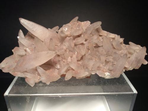 Quartz (variety amethyst)<br />Isla de Serifos, Islas Cícladas, Prefectura de las Cícladas, Egeo meridional, Grecia<br />96 x 50 mm<br /> (Author: Sante Celiberti)