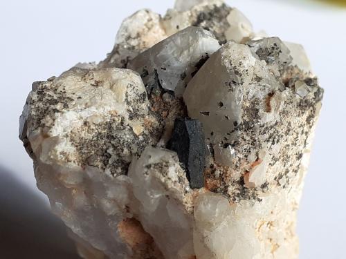 Quartz, Ferberite (?)<br />Túnel Gaolingxia (obras), Jianyang, Prefectura Nanping, Provincia Fujian, China<br />5 x 3,5 cm<br /> (Author: Volkmar Stingl)