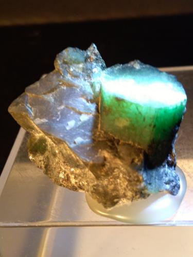 Beryl (variety emerald)<br />Distrito minero Carnaiba, Complejo ultramáfico Campo Formoso, Pindobaçu, Centro-Norte Baiano, Bahia, Región Nordeste, Brasil<br />42 x 34 mm<br /> (Author: Sante Celiberti)