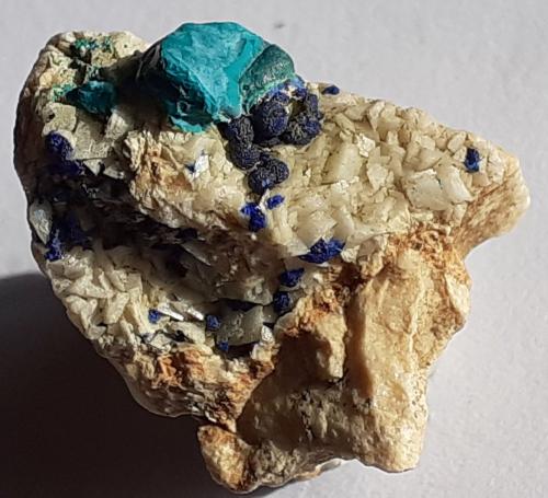 Azurite, Malachite, Dolomite<br />Distrito minero Ringenwechsel, Troi, Distrito Schwaz, Valle Inn, Tirol Norte, Tirol, Austria<br />2 x 1,5 cm<br /> (Author: Volkmar Stingl)