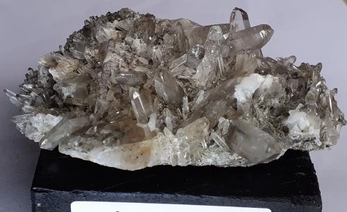 Quartz (variety smoky Quartz)<br />Mina Tanapaca (Mina Mocoya), Araca, Municipio Cairoma, Provincia Loayza, Departamento La Paz, Bolivia<br />10 x 6,5 cm<br /> (Author: Volkmar Stingl)