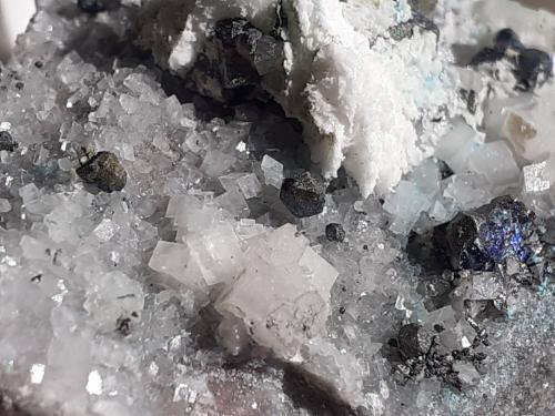 Tetrahedrite-group, Dolomite, Baryte<br />Großkogel, St Gertraudi, Reith im Alpbachtal, Distrito Kufstein, Valle Inn, Tirol Norte, Tirol, Austria<br />4,5 x 3 cm<br /> (Author: Volkmar Stingl)