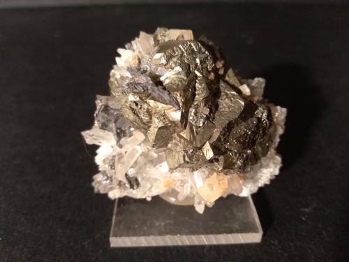 Chalcopyrite, Galena, Quartz<br />Zona minera Cavnic, Cavnic, Maramures, Rumanía<br />43 x 37 mm<br /> (Author: Sante Celiberti)