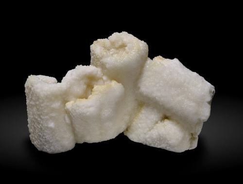 Calcite<br />Jebel Masker, zona Imilchil, Tounfit, Provincia Khénifra, Región Beni Mellal-Khenifra, Marruecos<br />9.7 x 5.8 x 4.2 cm<br /> (Author: Michael Shaw)