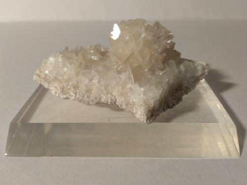 Calcite<br />Retznei, Ehrenhausen an der Weinstrasse, Distrito Leibnitz, Estiria/Steiermark, Austria<br />73 x 43 mm<br /> (Author: Sante Celiberti)