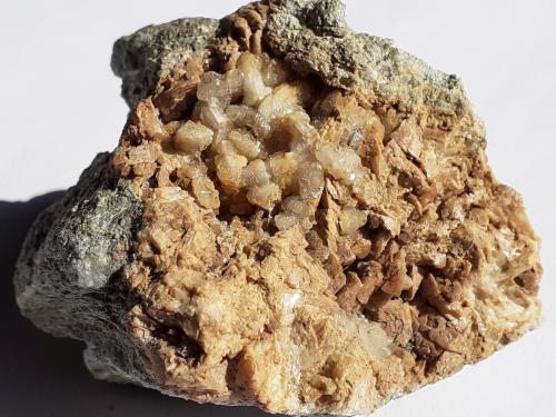 Calcite, Siderite<br />Cañon Fendels, Ried im Oberinntal, Distrito Landeck, Tirol Norte, Tirol, Austria<br />5 x 4 cm<br /> (Author: Volkmar Stingl)