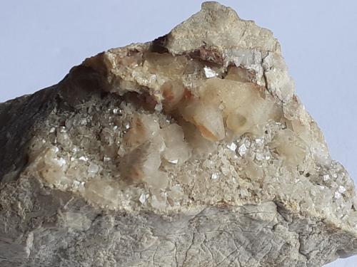 Calcite, Dolomite<br />Falkenstein, Schwaz, Zona Brixlegg-Schwaz, Distrito Schwaz, Valle Inn, Tirol Norte, Tirol, Austria<br />6 x 4 cm<br /> (Author: Volkmar Stingl)