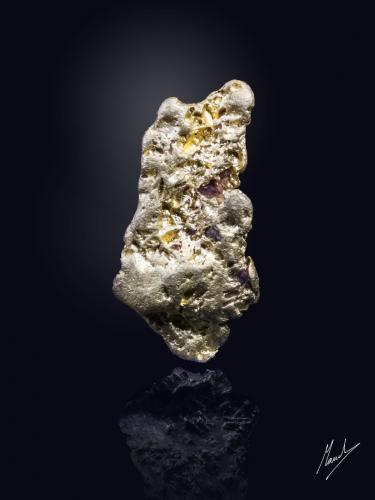 Gold<br />Talarrubias / Casas de Don Pedro area, Comarca La Siberia, Badajoz, Extremadura, Spain<br />30 mm<br /> (Author: Manuel Mesa)