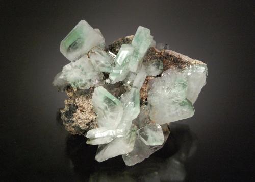 Barite<br />Mina Shangulowé, Distrito Kambove, Cinturón de cobre de Katanga, Katanga (Shaba), República Democrática del Congo (Zaire)<br />6.0 x 3.0 x 3.0 cm<br /> (Author: Michael Shaw)