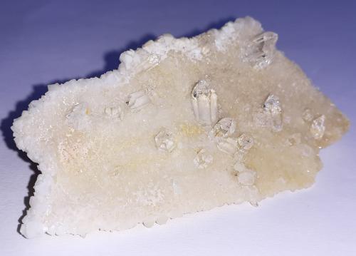 Quartz<br />Cantera Crestola Bassa, Cuenca de la zona de canteras Torano, Carrara, Alpes Apuanos, Provincia Massa-Carrara, Toscana, Italia<br />7 x 4 cm<br /> (Author: Volkmar Stingl)