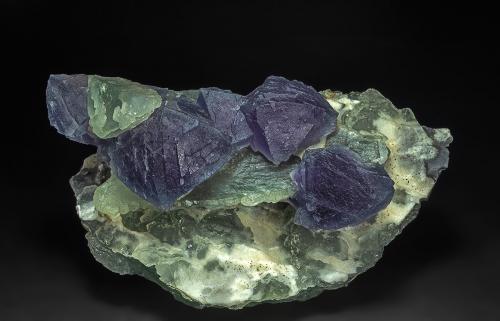 Fluorite<br />Mina De'an, Wushan, De'an, Prefectura Jiujiang, Provincia Jiangxi, China<br />12.4 x 6.7 cm<br /> (Author: am mizunaka)