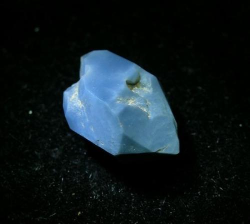 Blue Quartz.
Los Vives - Orihuela - Alicante (Spain)
Size of the specimen: 20x10mm (Author: trencapedres)