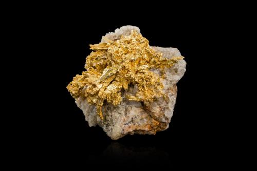 Oro<br />Mina Round Mountain, Round Mountain, Distrito Round Mountain, Condado Nye, Nevada, USA<br />8,5 x 7,5 x 6 cm<br /> (Autor: Museo MIM)