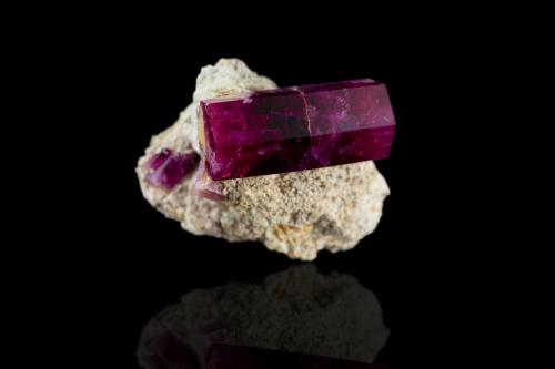 Berilo<br />Concesiones Ruby Violet, Montes Wah Wah, Condado Beaver, Utah, USA<br />3,5 x 4 x 4 cm<br /> (Autor: Museo MIM)