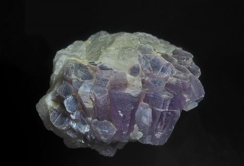 Lepidolite, Quartz<br />Araçuaí, Jequitinhonha, Minas Gerais, Brasil<br />6.7 x 5.3 cm<br /> (Author: am mizunaka)