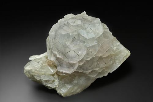 Calcite, Pyrite<br />Distrito Freiberg, Erzgebirgskreis, Sajonia/Sachsen, Alemania<br />7.4 x 5.8 cm<br /> (Author: am mizunaka)