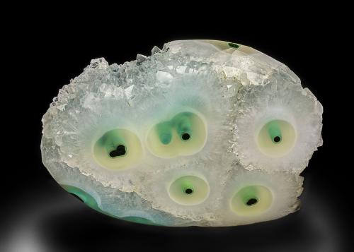 Chrysocolla, Quartz<br />Minas Ray, Zona Scott Mountain, Distrito Mineral Creek, Montes Dripping Spring, Condado Pinal, Arizona, USA<br />6.0 x 3.9 x 1.9 cm<br /> (Author: am mizunaka)